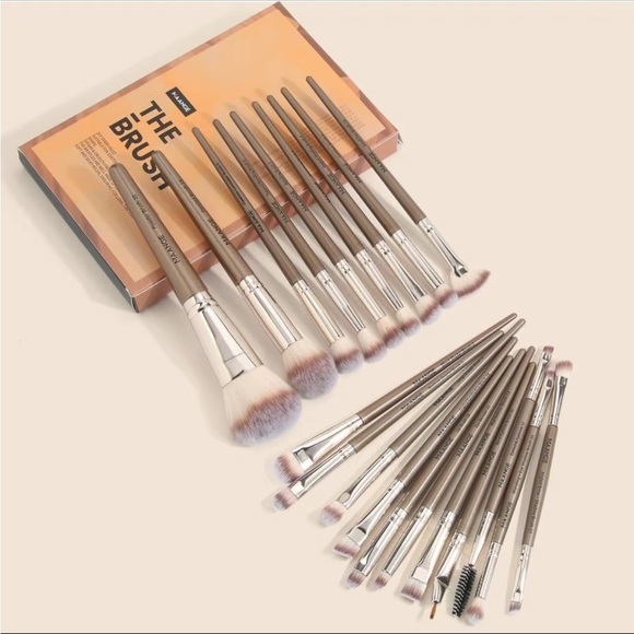MAANGE The Brush 20pc Makeup Brushes Set - Picture 10 of 11